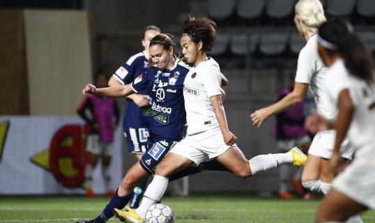  法甲榜首大战巴黎战平里昂失先机  