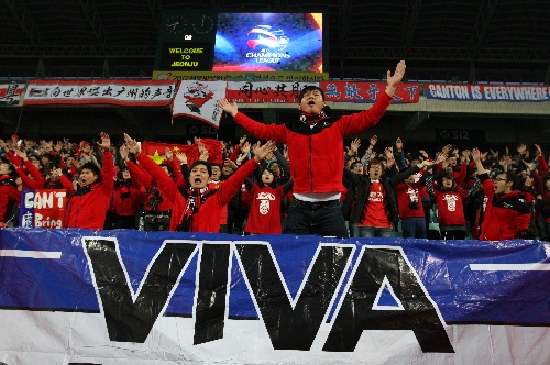  安格斯主场气势如虹，球迷山呼海啸助推胜利