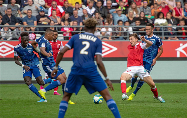  图卢兹边路传中战术奏效收获宝贵胜利